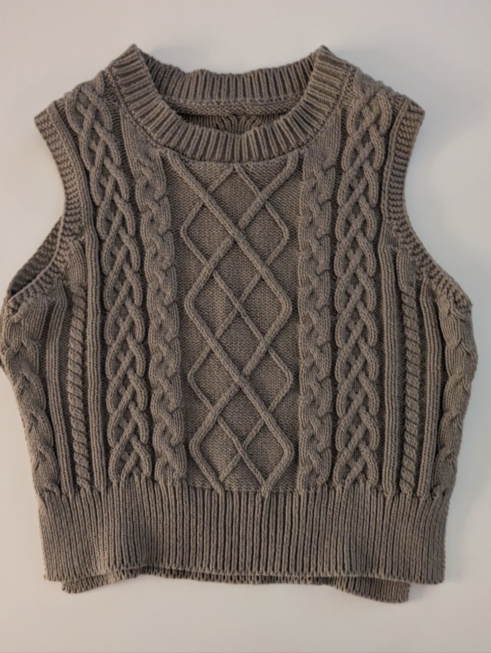 Câble Knit Fisherman Vest - Picture 2 of 4